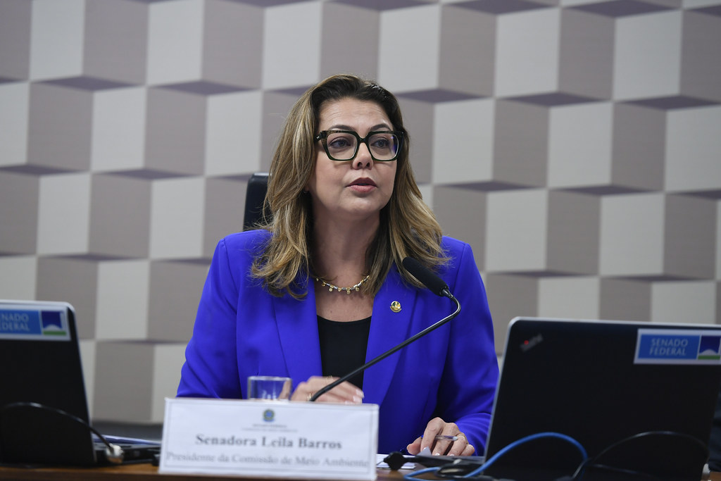 SENADORA DÁ CALOTE NO PSB                                           E AGORA! LEILOA SEU VEÍCULO