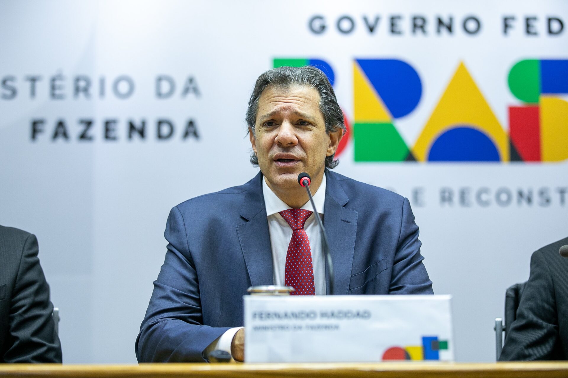 Para cumprir marco fiscal, governo suspende R$ 15 bilhões do orçamento