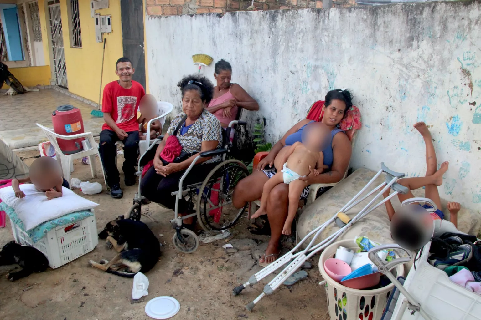 Após despejo, família pede ajuda para conseguir moradia