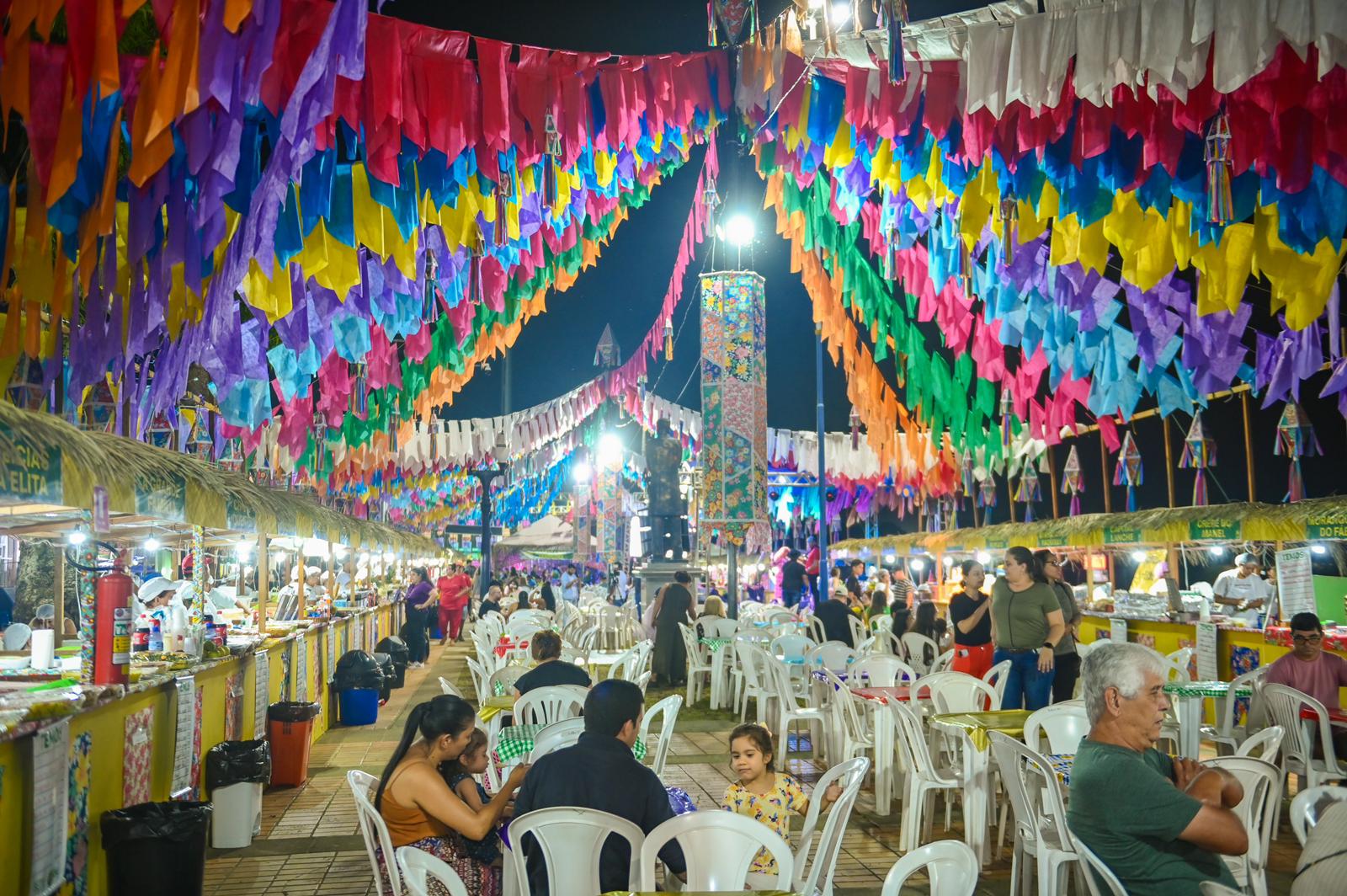 Com apresentação das campeãs, Arraial Cultural chega à última noite neste domingo