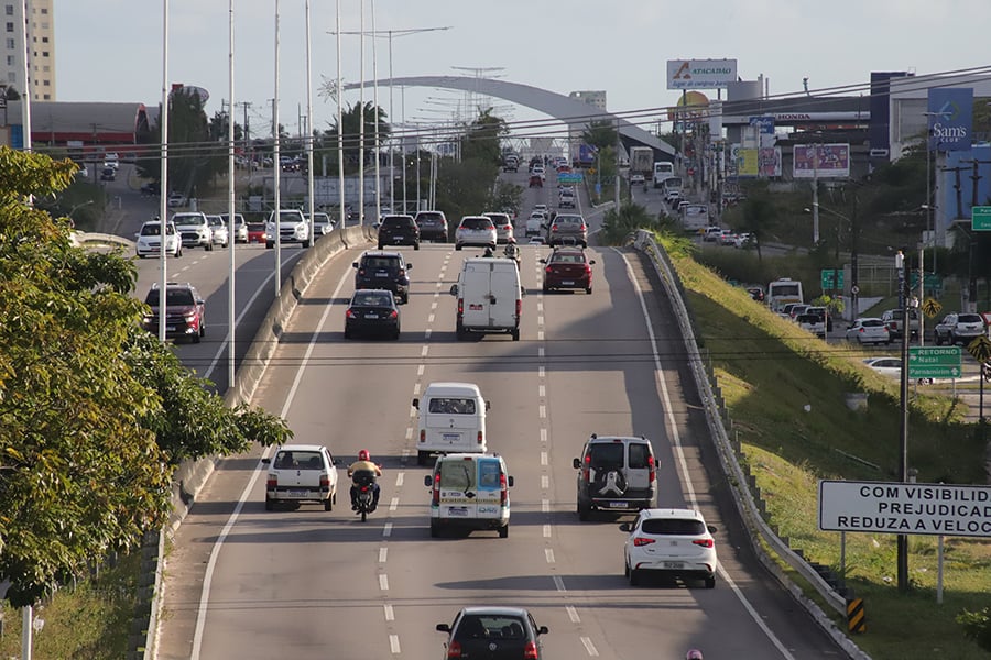 Detran-RN notifica 91 motoristas que podem ter direito de dirigir suspenso; entenda