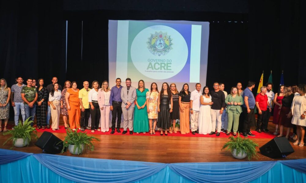 Governo do Acre empossa novos gestores das escolas da rede estadual de ensino, em Cruzeiro do Sul