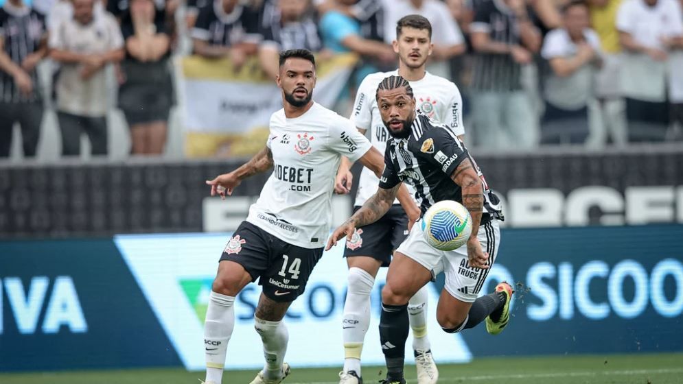 Invictos há três jogos, Atlético-MG e Corinthians se enfrentam pelo Brasileirão