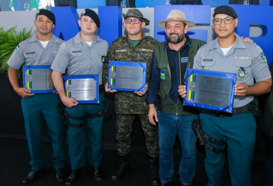 Laerte Gomes concede homenagens a militares e personalidades em solenidade da ALE-RO durante a 11ª RRS