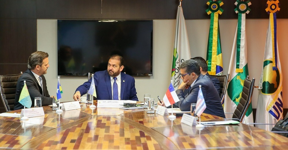 Laerte Gomes se reúne com deputados e coordenadores para tratar do 1º Fórum do Parlamento Amazônico em Brasília