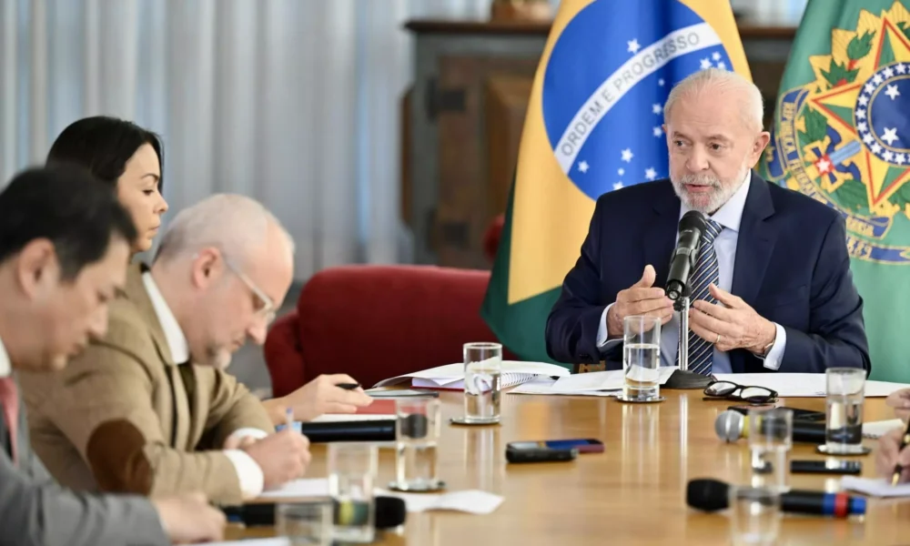 Lula se diz assustado com alerta de Maduro sobre “banho de sangue” na Venezuela