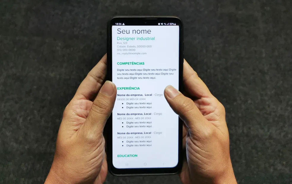 O passo a passo para montar um bom currículo pelo celular