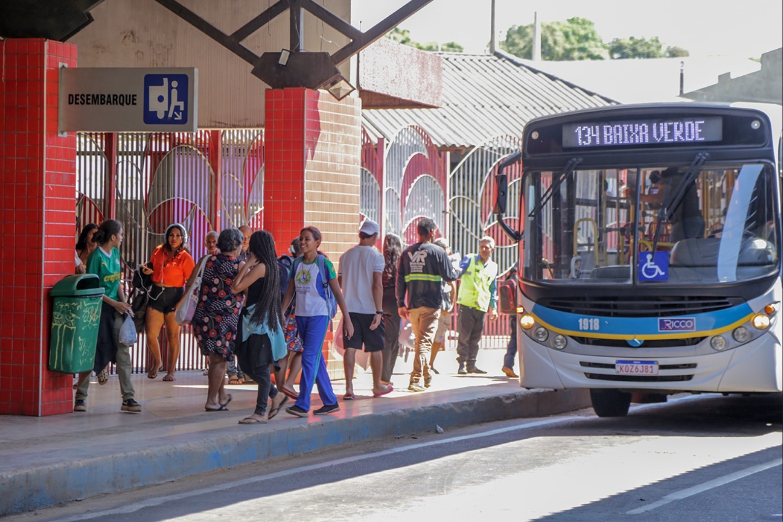 Prefeitura de Rio Branco solicita e empresa de transporte coletivo amplia frota para reduzir tempo de espera dos passageiros