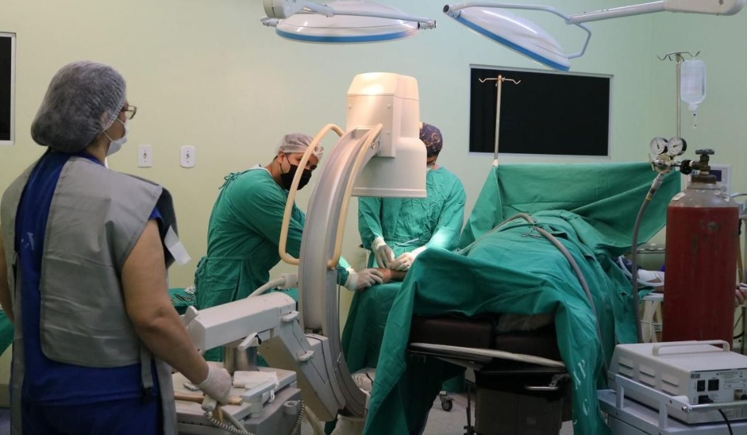 ​Cláudia de Jesus propõe mutirões de cirurgia para reduzir filas em todo o estado