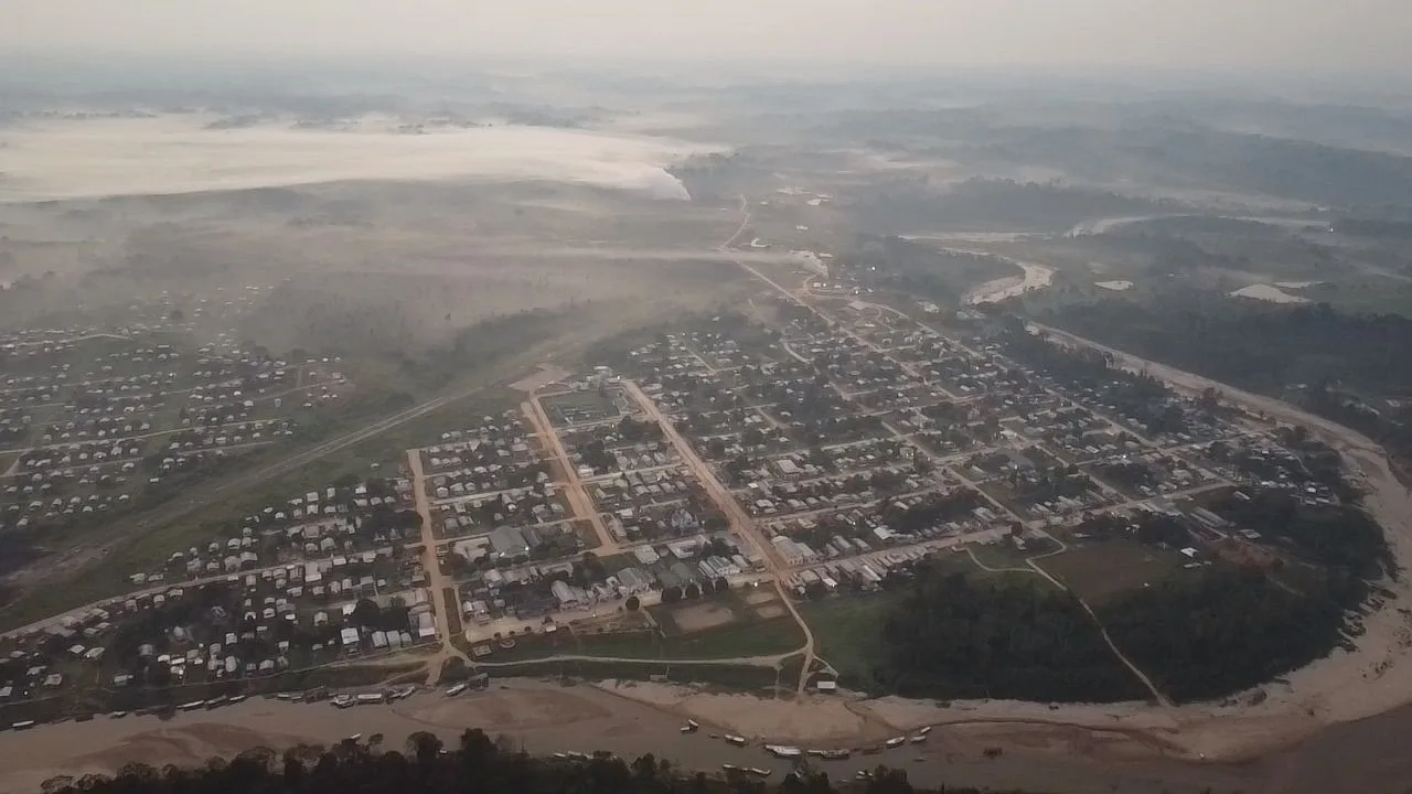 Cidade isolada do Acre declara estado de calamidade pública devido à seca severa; veja imagens