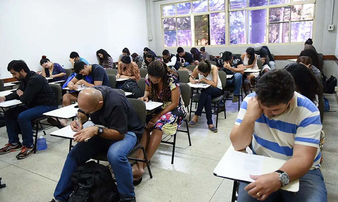 Ministério anuncia o adiamento da divulgação do resultado final do Concurso Nacional Unificado