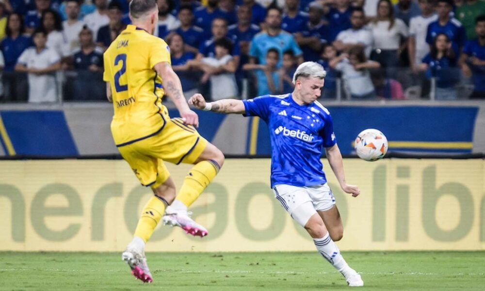 Cruzeiro avança às quartas de final da Copa Sul-Americana em noite dramática no Mineirão