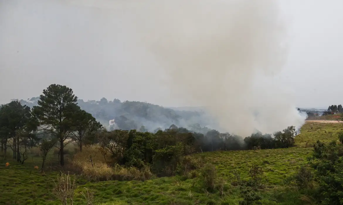 Dois são presos por suspeita de incêndios criminosos em São Paulo