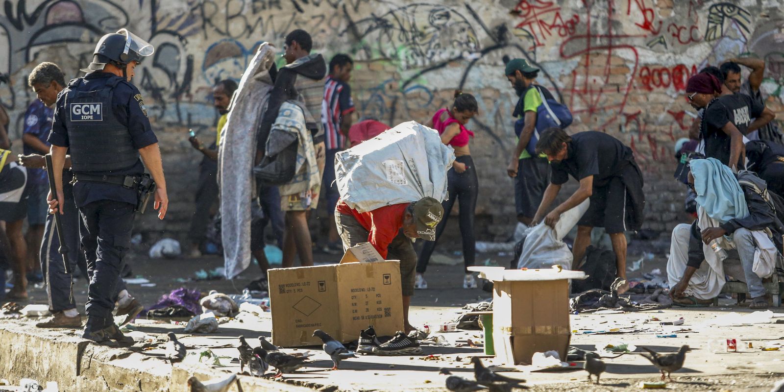 Em São Paulo, polícia cumpre mandados na Cracolândia