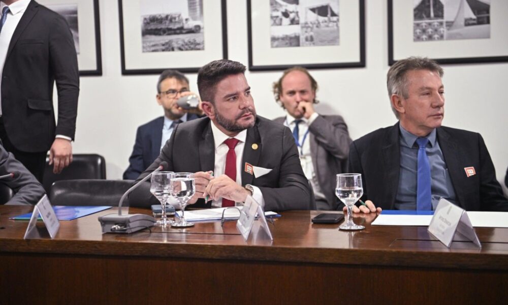 Governador Gladson Cameli pede apoio do governo federal para intensificar combate às queimadas no Acre