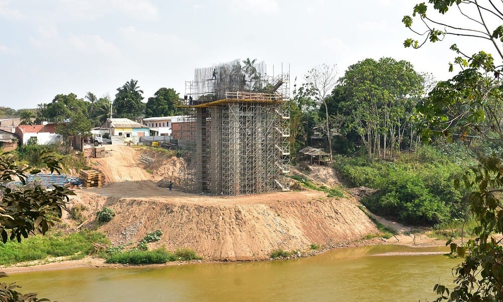 Governo avança na concretagem das aduelas da Ponte da Sibéria em Xapuri