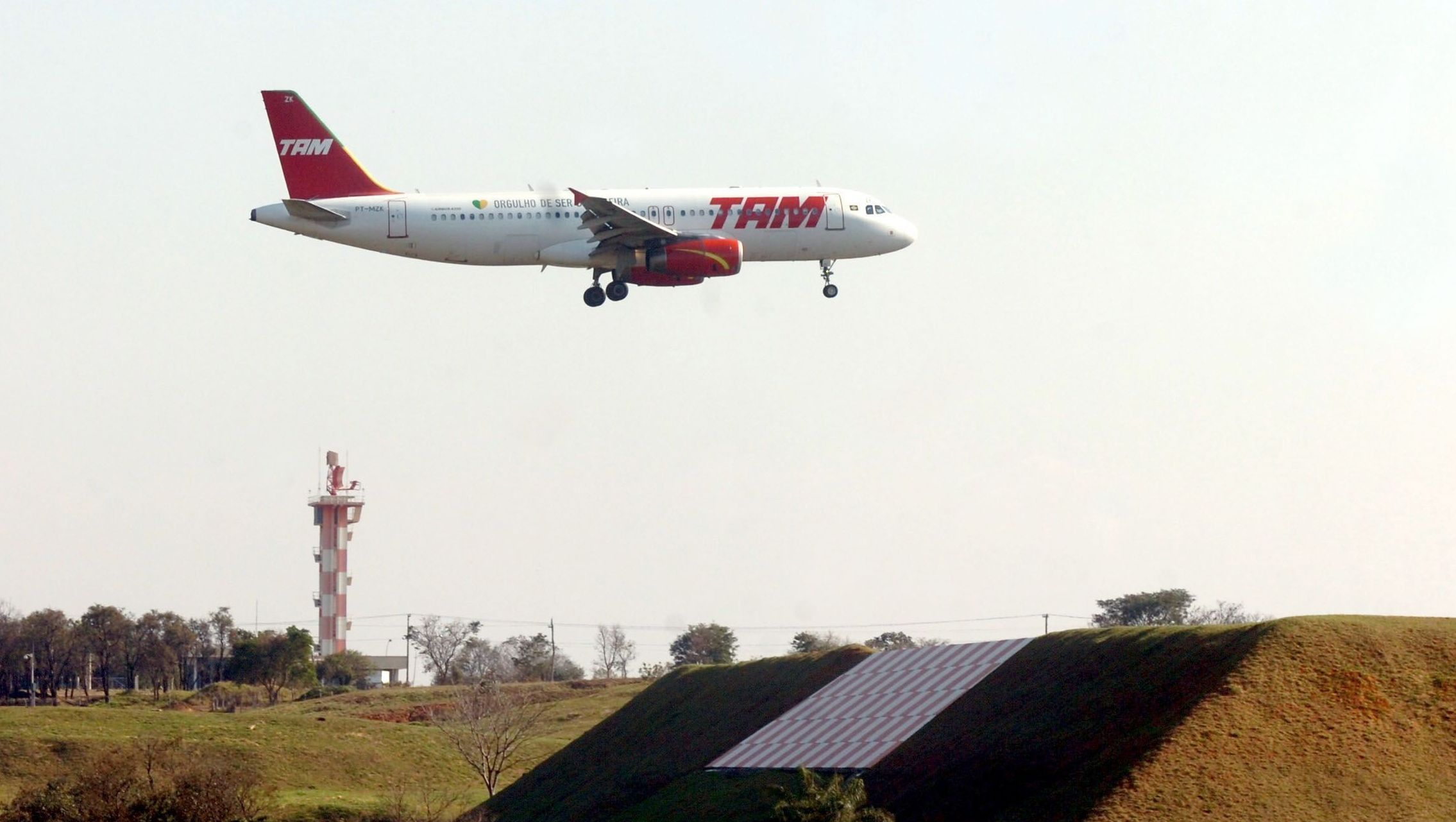 Piloto da TAM desviou de OVNI que acreditava ser uma “estação espacial“; caso ocorreu em 2007