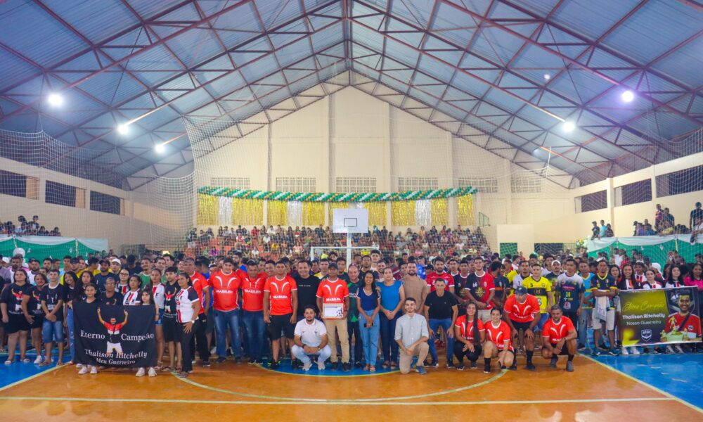 Prefeitura de Brasiléia realiza abertura do campeonato de futsal 2024 homenageando ex-desportistas locais