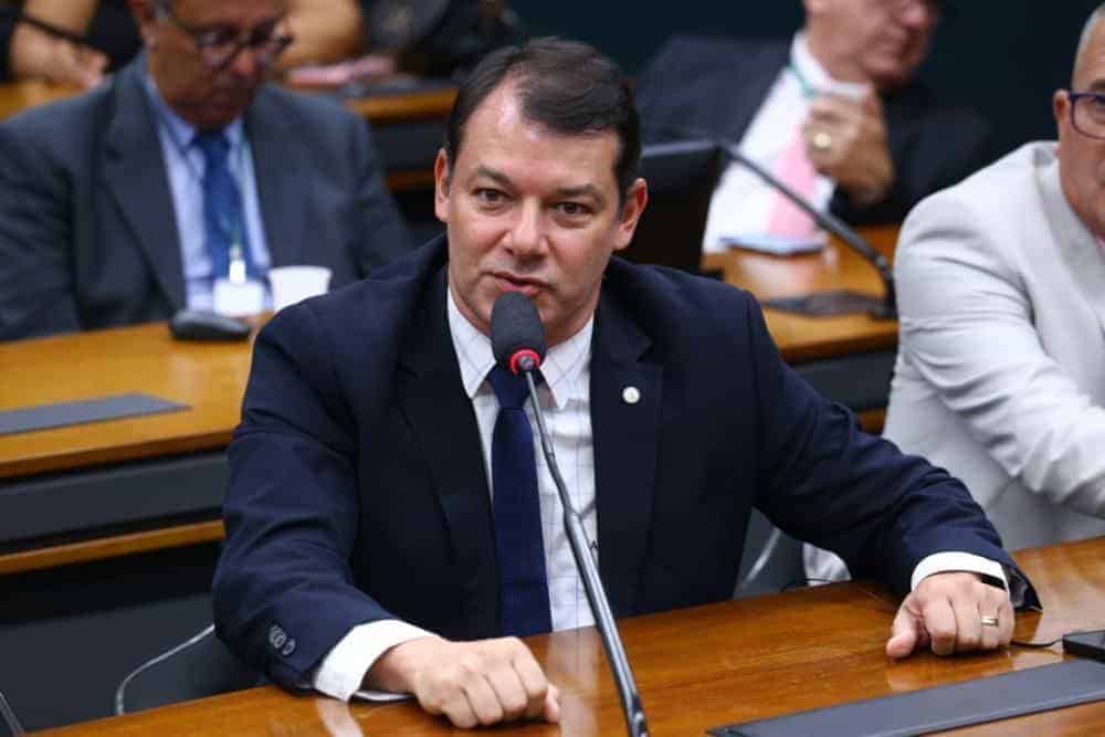 Roberto Duarte assina pedido de impeachment de Moraes após ministro acionar órgão do TSE para investigar aliados de Bolsonaro