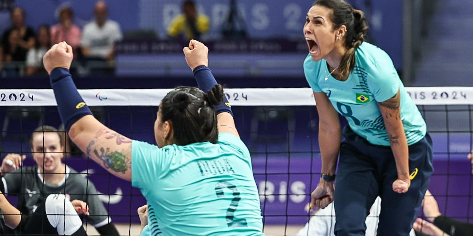 Seleção feminina de vôlei sentado vence a segunda em Paris