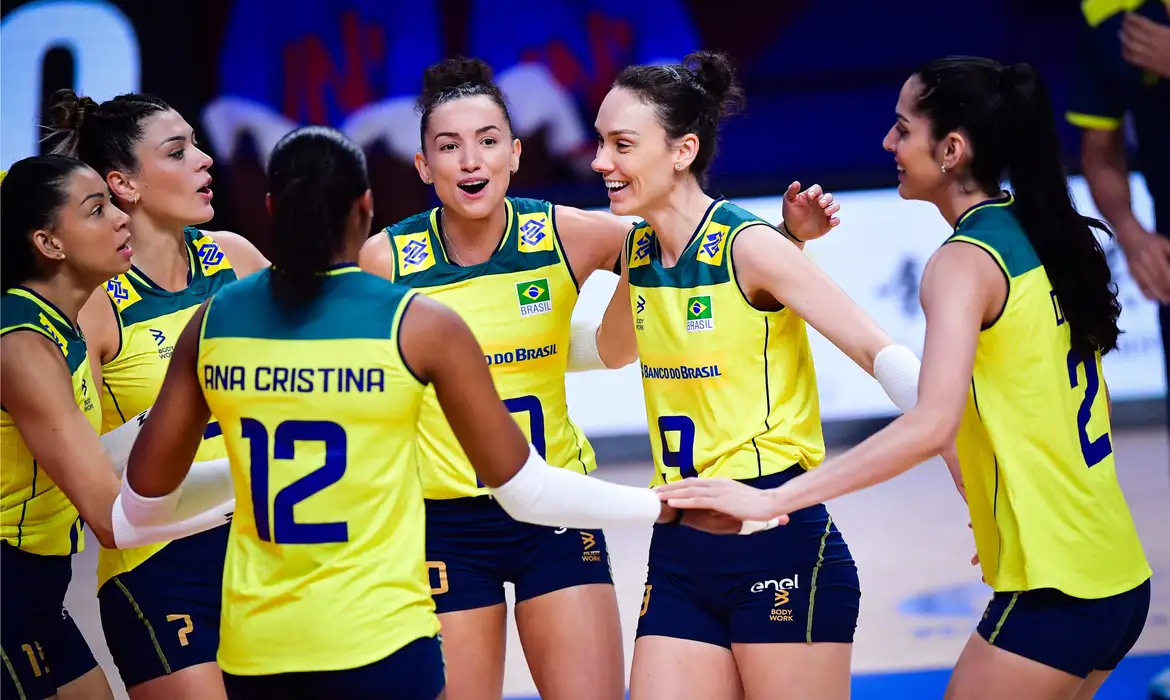 Seleção feminina de vôlei supera Turquia, ganha o bronze e se livra de frustração em Paris