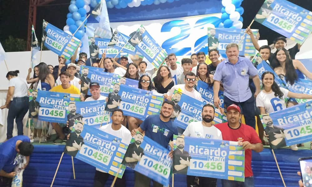 Sérgio Lopes e Sérgio Mesquita levam multidão no primeiro bandeiraço do 22 em Epitaciolândia