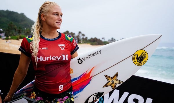 Tati Weston-Webb vai à final do surfe e garante medalha para o Brasil nos Jogos de Paris-2024