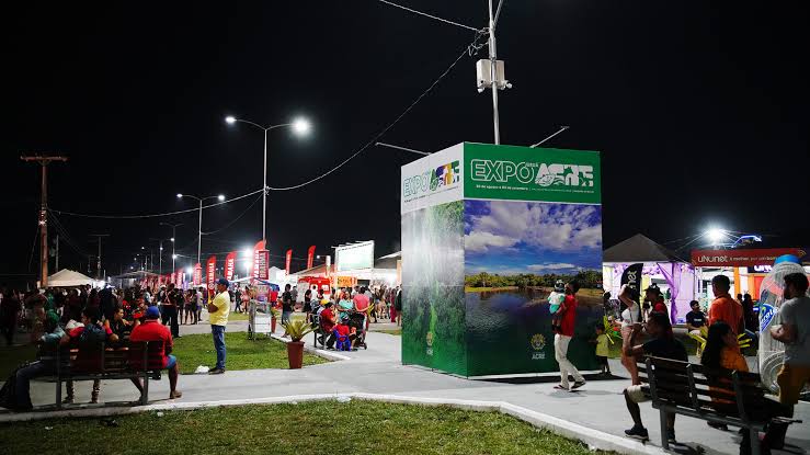 Abertura de estandes, rodeio e gastronomia: Confira a programação da primeira noite de Expoacre 2024