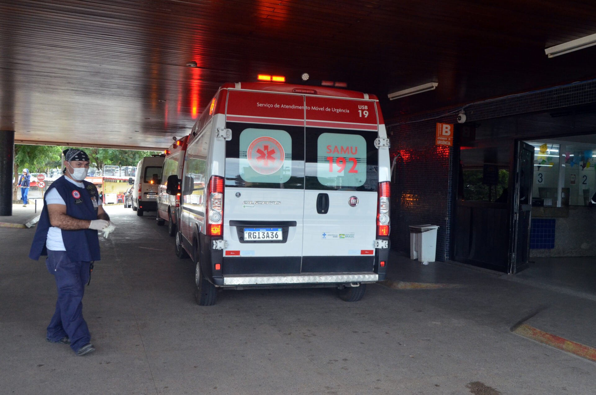 Acidente com embarcação mobiliza bombeiros, Samu e helicóptero em Rio do Fogo