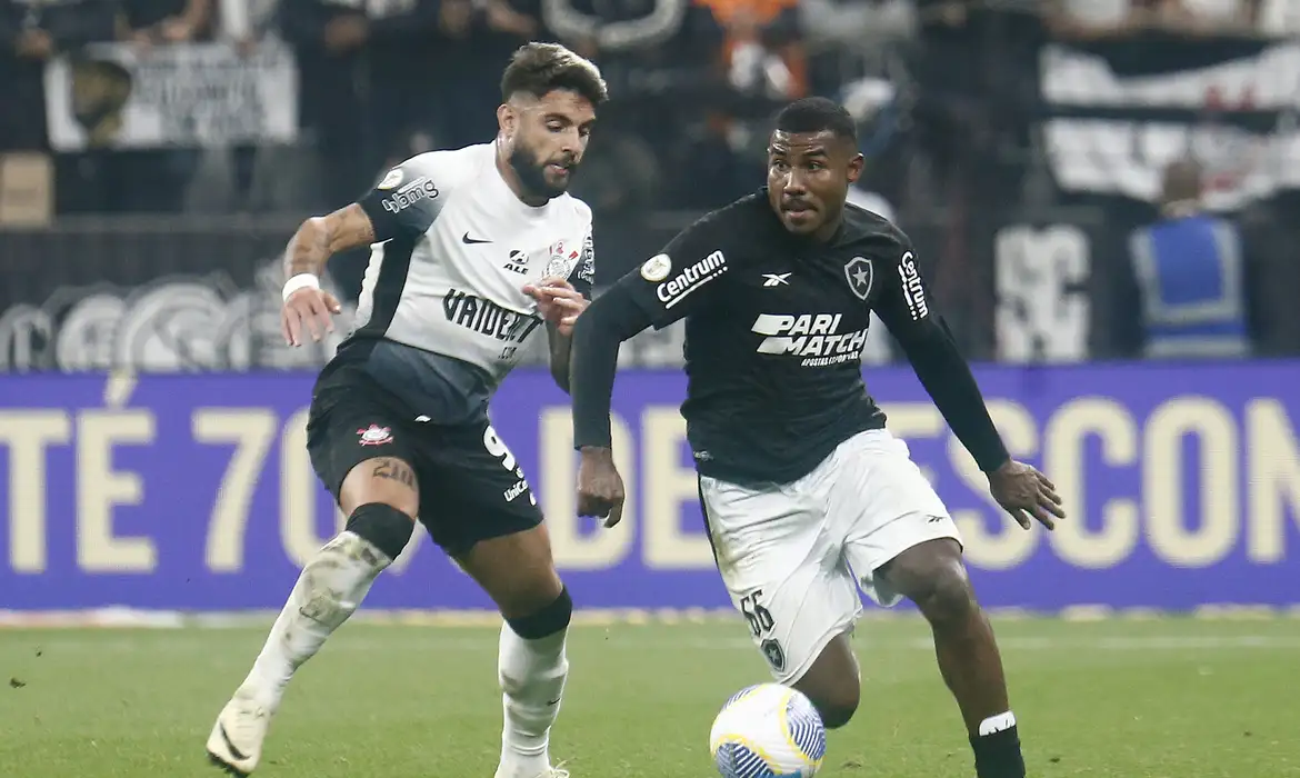 Botafogo bate Corinthians e aumenta vantagem na ponta do Brasileirão; veja resultados da rodada