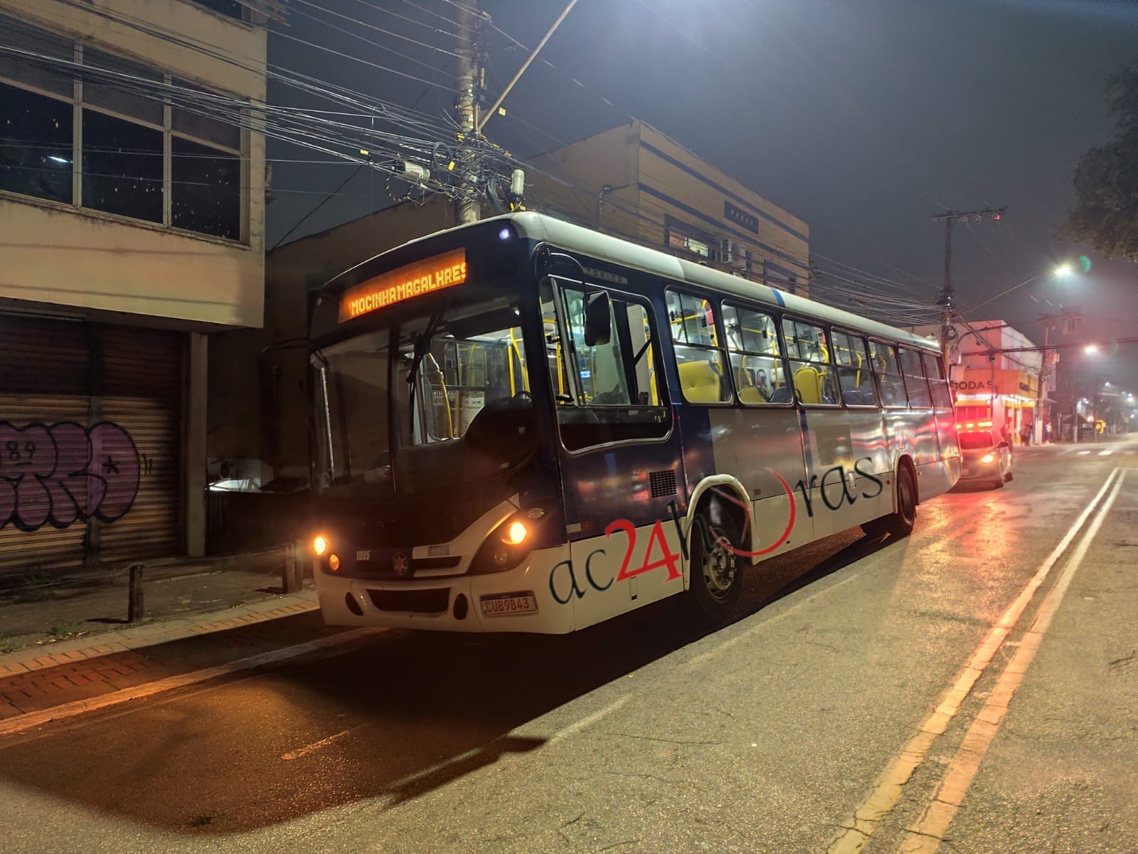 Casal rende passageiros e faz arrastão em ônibus do Mocinha – ac24horas.com