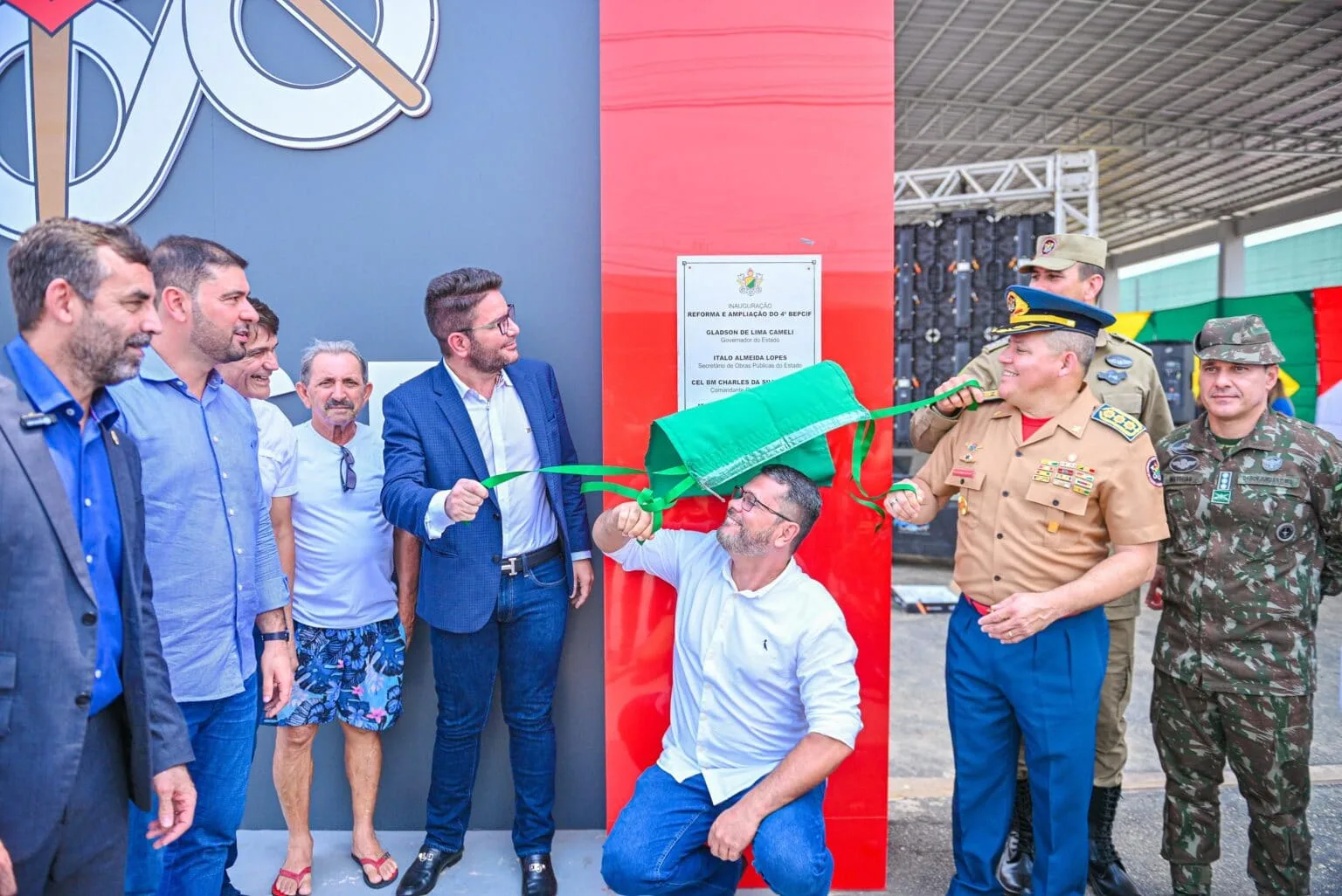 Em Cruzeiro do Sul, Gladson entrega obra de ampliação e revitalização do Corpo de Bombeiros