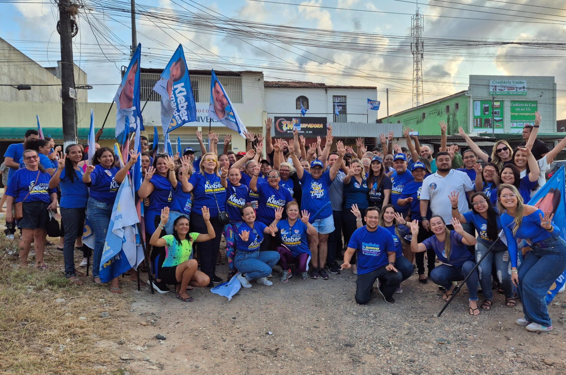 Em agenda por bairros, Kleber Fernandes ganha novas adesões nesta reta final de campanha