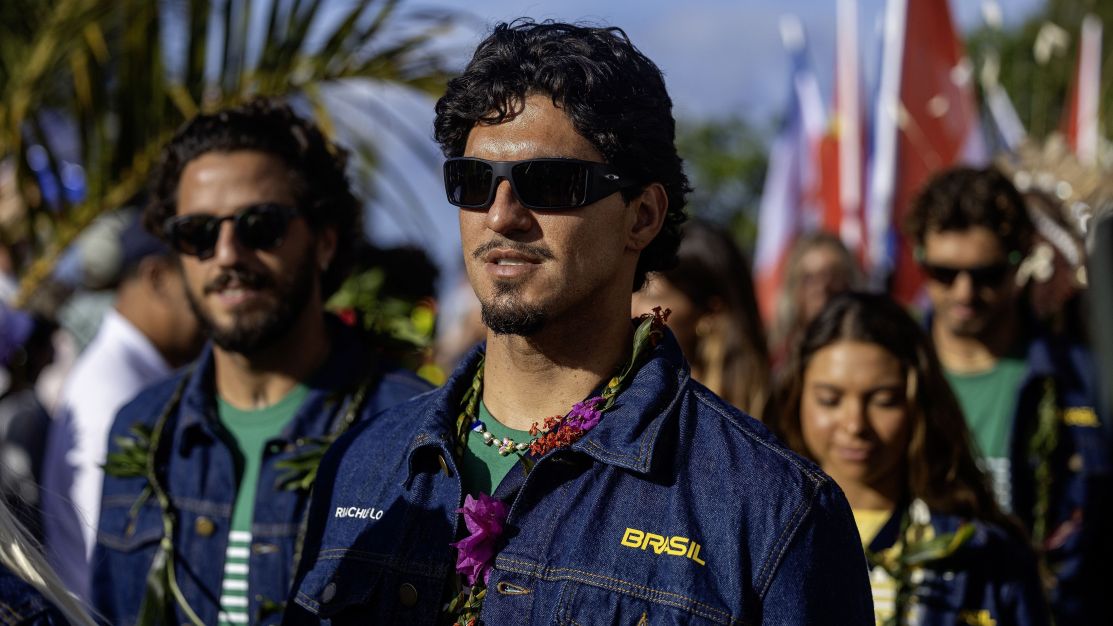 Gabriel Medina denuncia racismo contra Vini Jr em jogo do Real Madrid