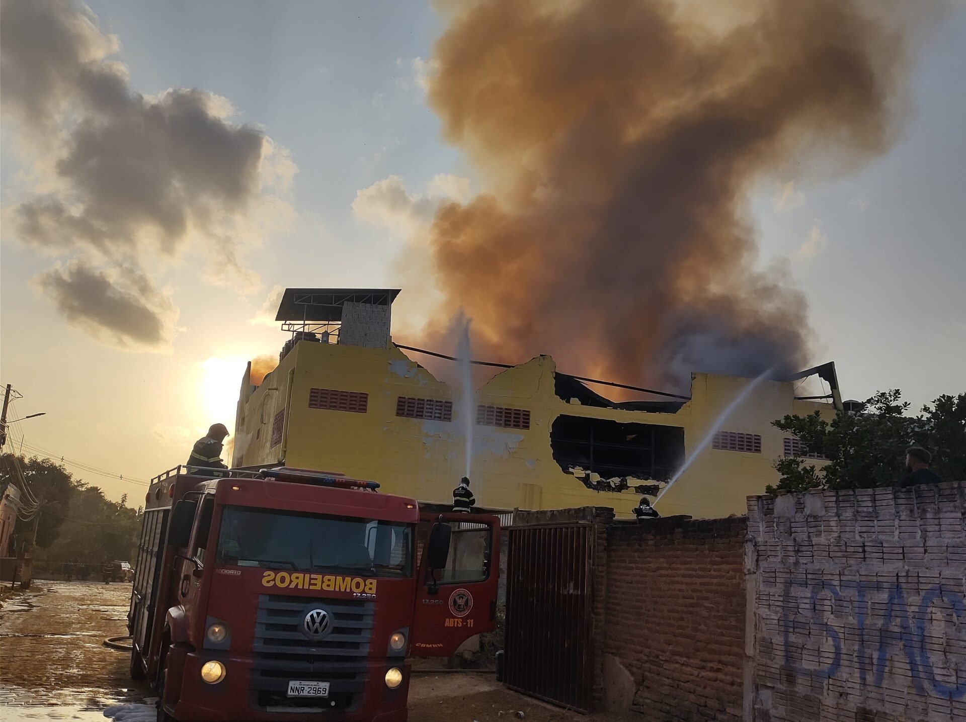 Incêndio atinge supermercado no interior do RN