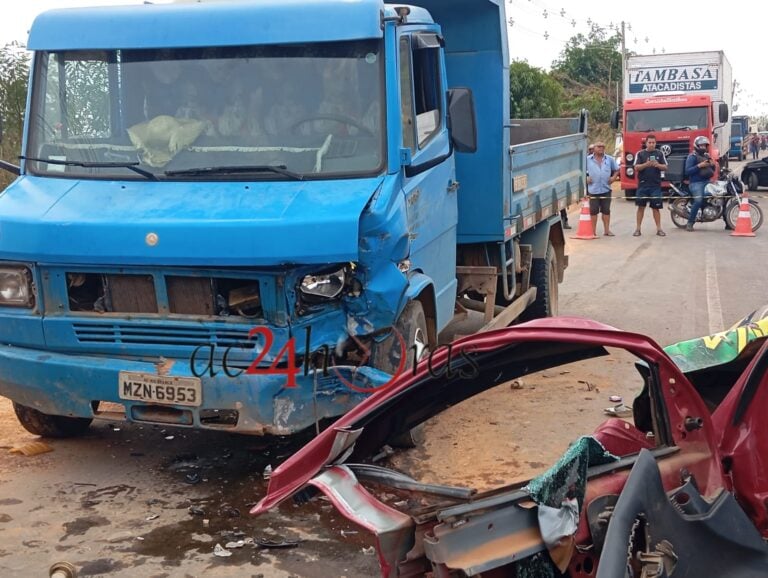 Motorista invade pista contrária e bate de frente com caçamba em Rio Branco