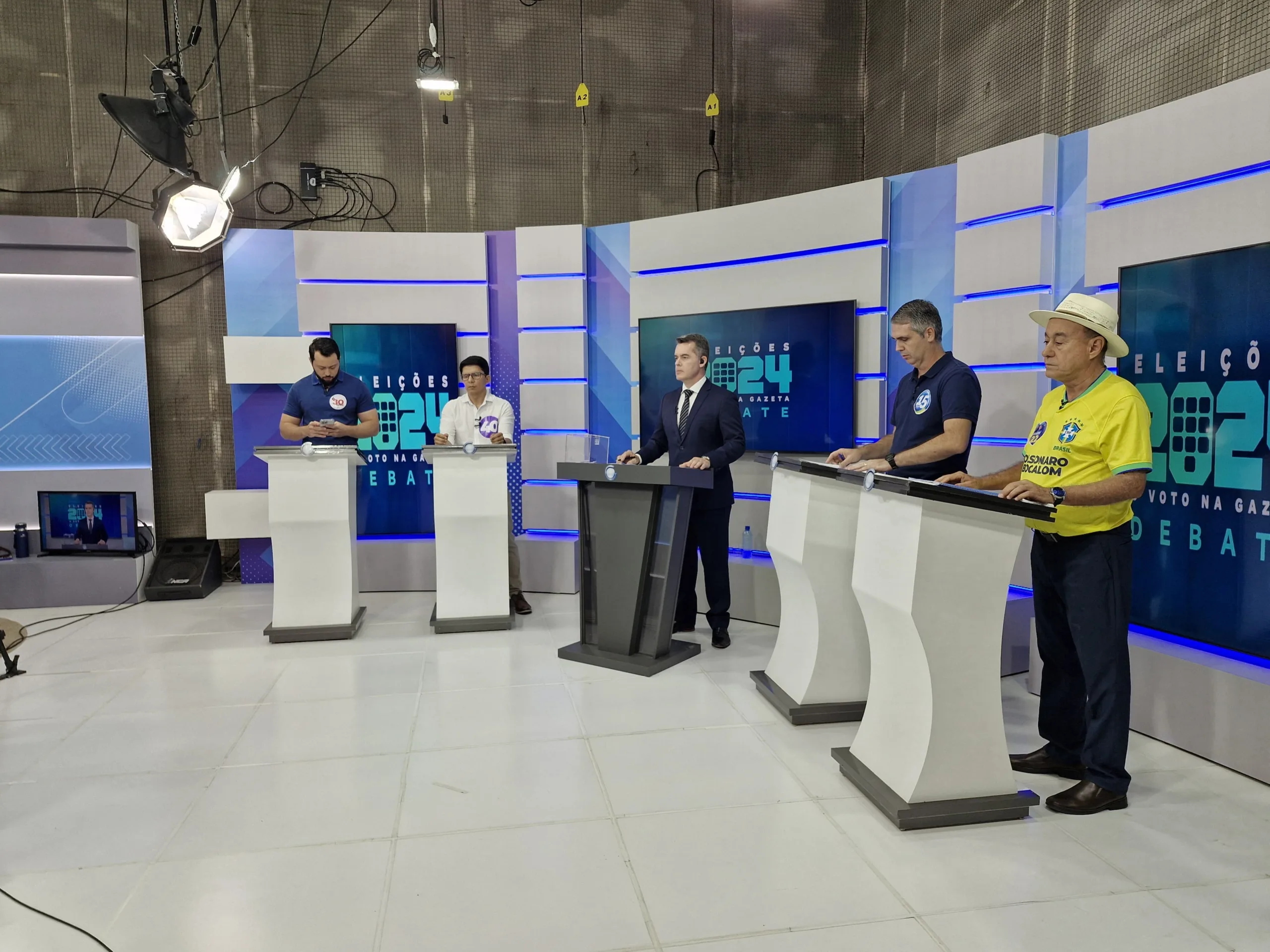 No 2º bloco do debate, candidatos respondem perguntas da TV Gazeta; veja trechos