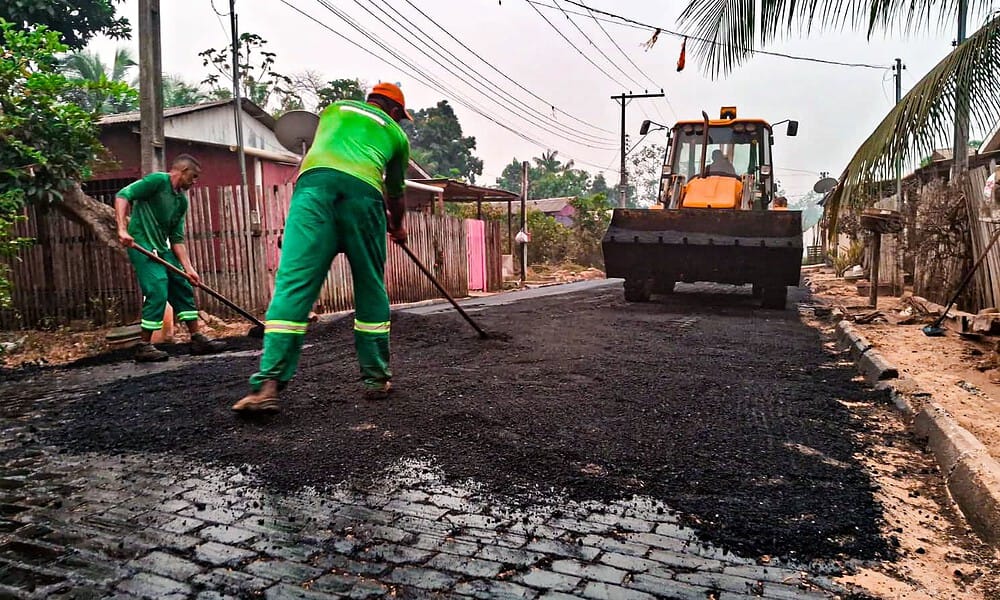 Prefeitura de Brasiléia conclui asfaltamento no Bairro Leonardo Barbosa