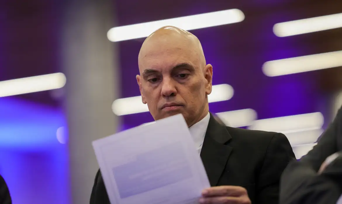 Quem são os deputados que assinam impeachment de Moraes e são alvos de investigações no STF