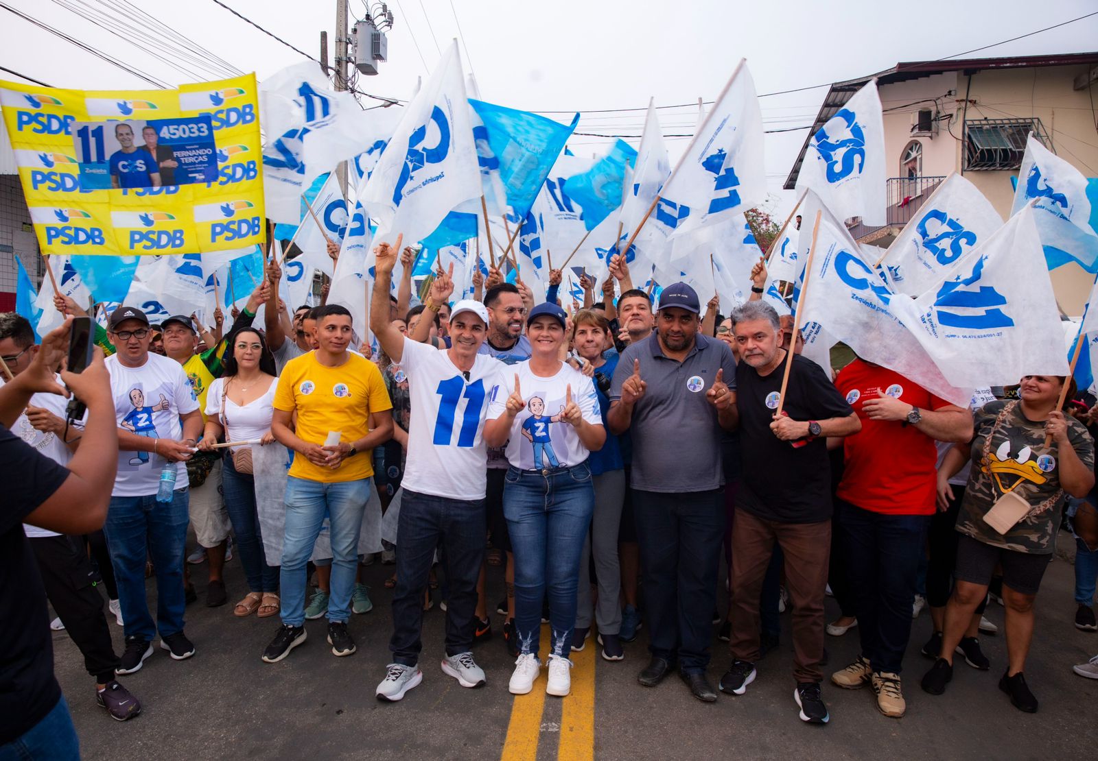 Zequinha e Delci arrastam multidão em caminhada no bairro da Cohab – ac24horas.com