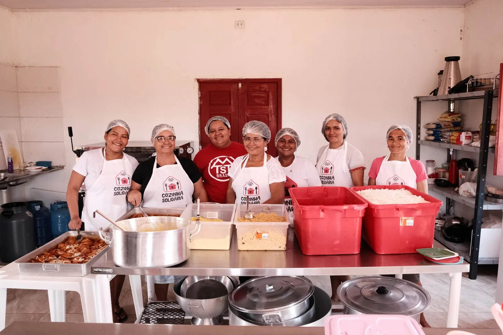 Deu a hora do almoço na Ocupação Marielle Franco