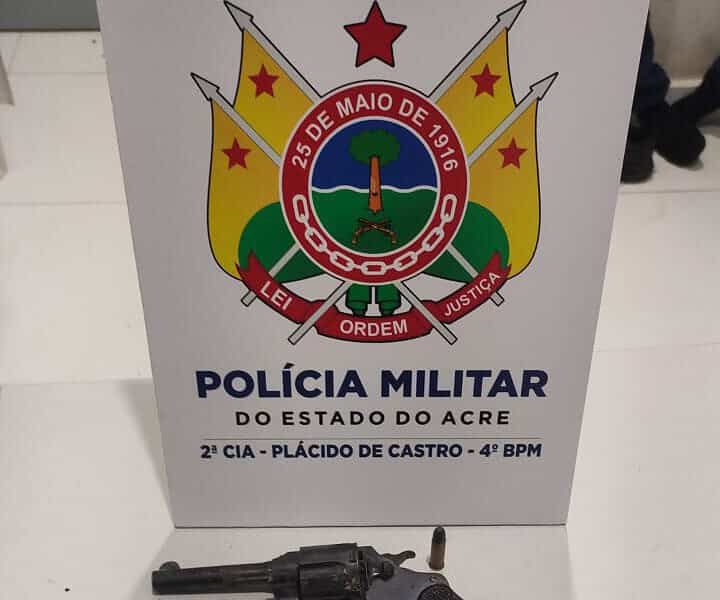 Em Plácido de Castro, Polícia Militar apreende arma de fogo, captura foragido e recupera veículo roubado