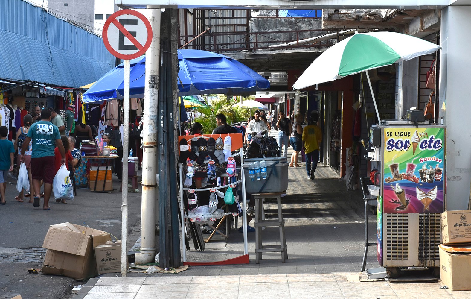 Feriado modifica funcionamento do comércio em Natal neste sábado; veja