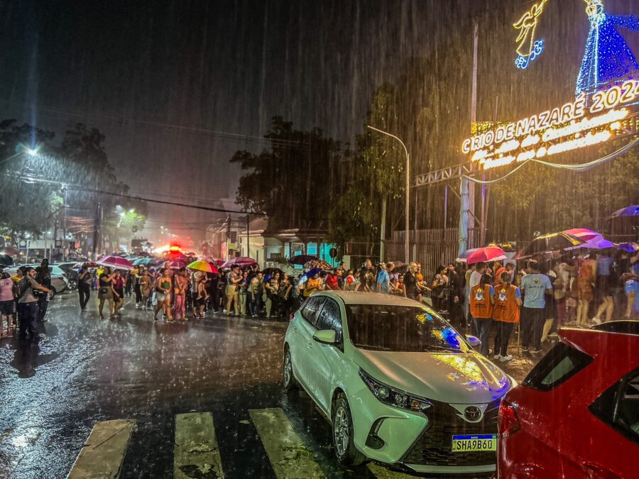 Mesmo sob forte chuva, milhares de fiéis participam de procissão do Círio em Rio Branco – ac24horas.com