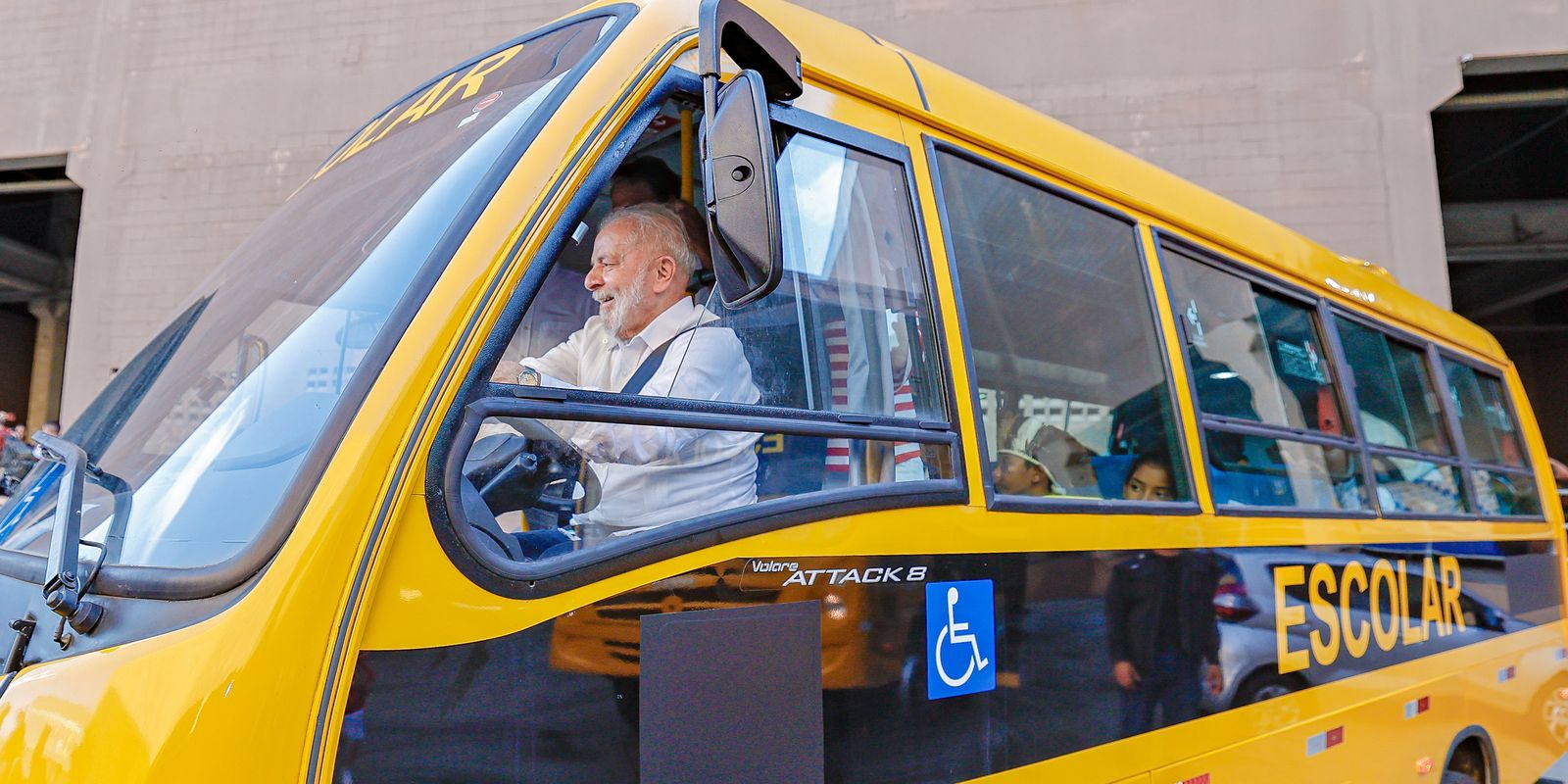 Municípios do Ceará ganham 113 novos ônibus escolares