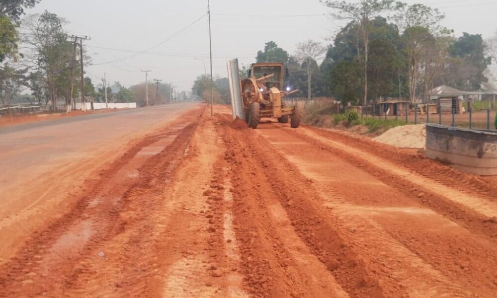 Obras da nova entrada de Plácido de Castro avançam com trabalho do Deracre