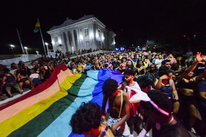 PL que proíbe crianças e adolescentes na Parada LGBTQIA+ em Rio Branco será votado na próxima semana