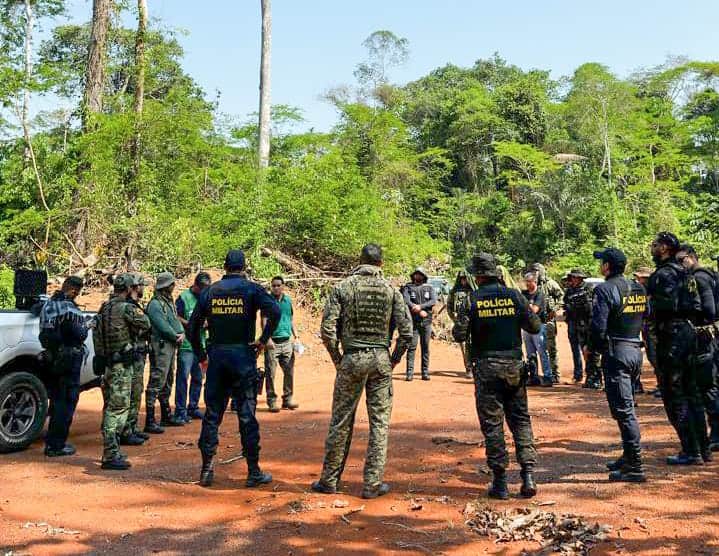 Polícia Militar participa de operações de combate à ocupação ilegal em área de reserva legal no PAE Porto Dias, em Acrelândia