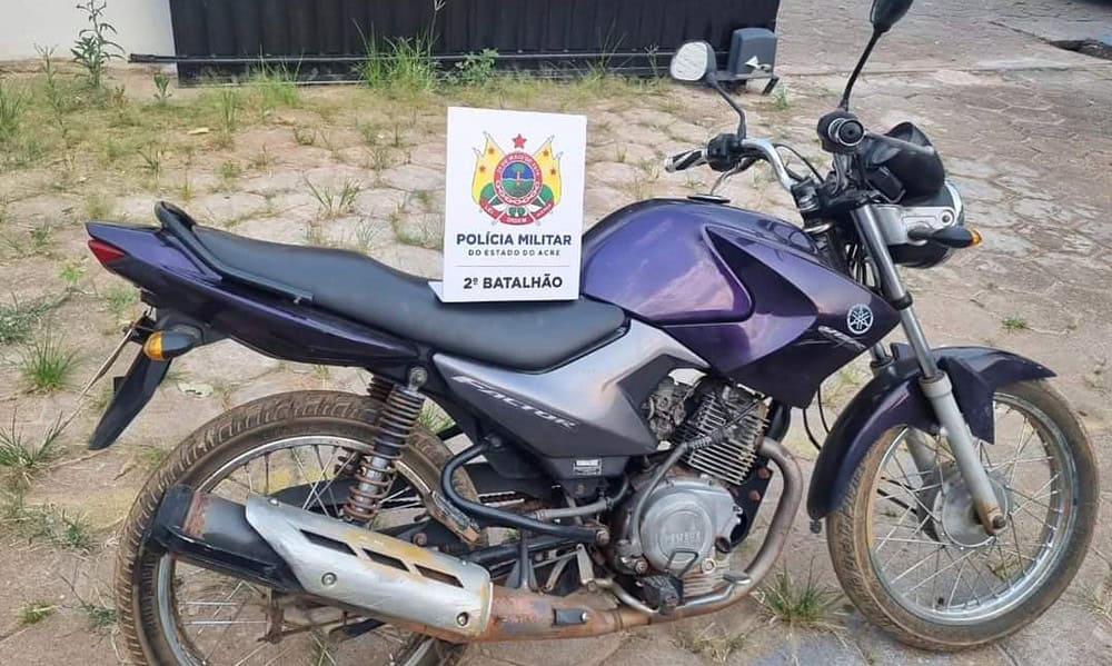 Polícia Militar recupera motocicleta roubada que circulava na região do Belo Jardim II