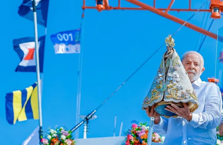 Presidente Lula participa da romaria fluvial do Círio de Nazaré